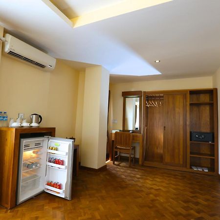 Queen'S Park Hotel Yangon Ngoại thất bức ảnh