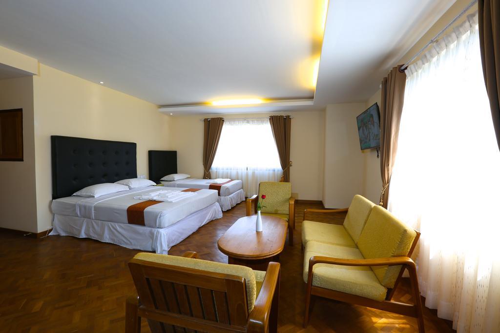 Queen'S Park Hotel Yangon Ngoại thất bức ảnh