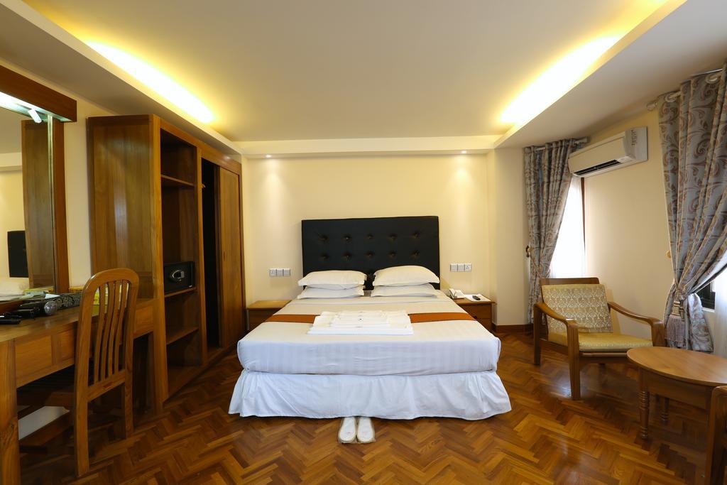 Queen'S Park Hotel Yangon Ngoại thất bức ảnh
