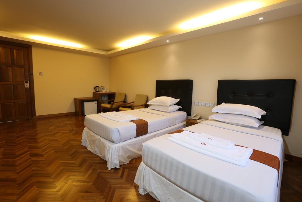 Queen'S Park Hotel Yangon Ngoại thất bức ảnh