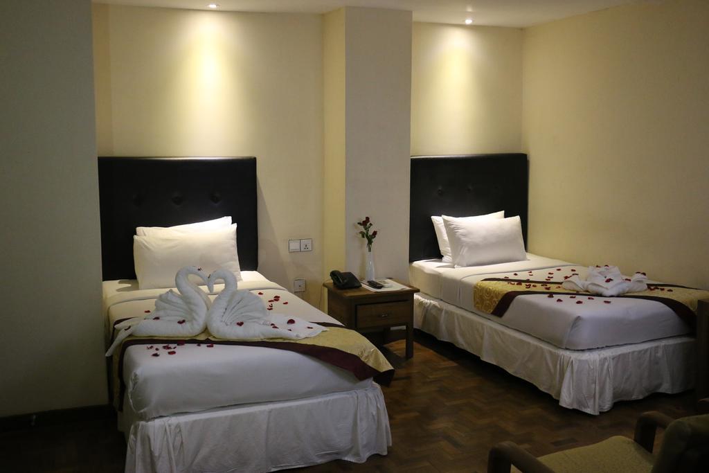 Queen'S Park Hotel Yangon Ngoại thất bức ảnh