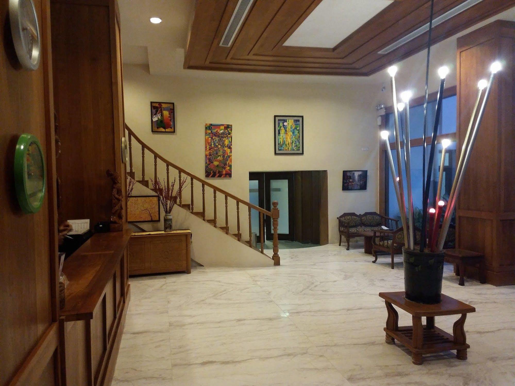 Queen'S Park Hotel Yangon Ngoại thất bức ảnh