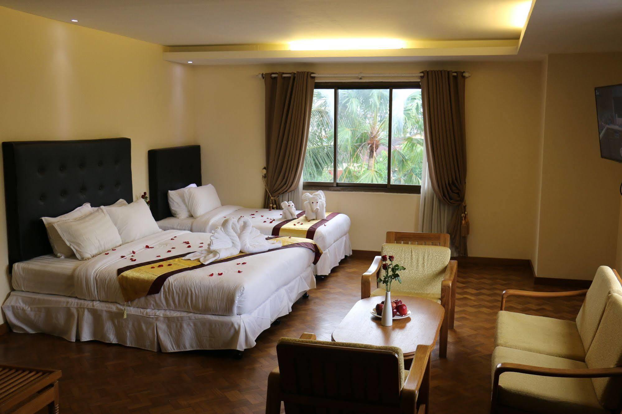 Queen'S Park Hotel Yangon Ngoại thất bức ảnh