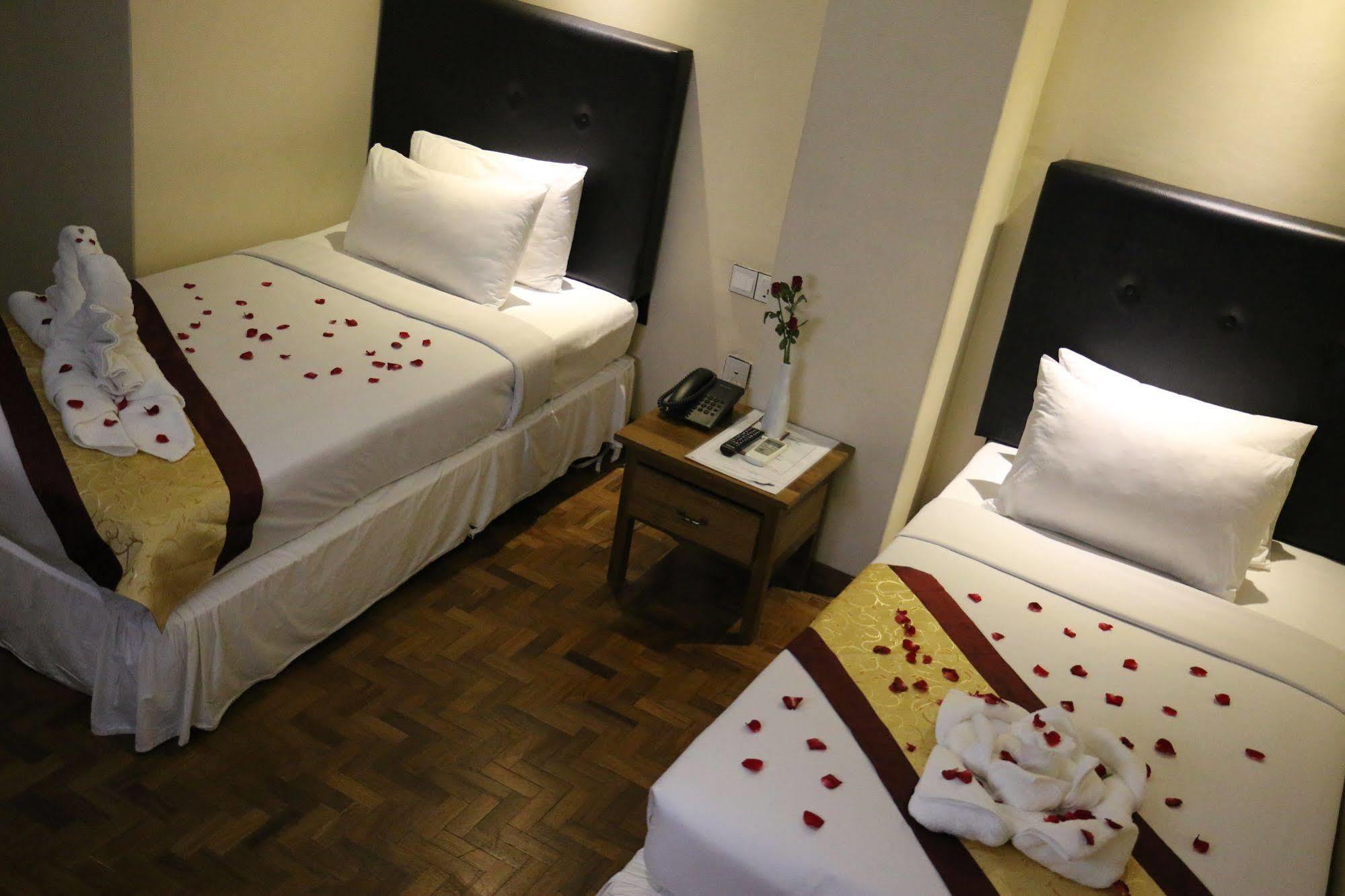 Queen'S Park Hotel Yangon Ngoại thất bức ảnh