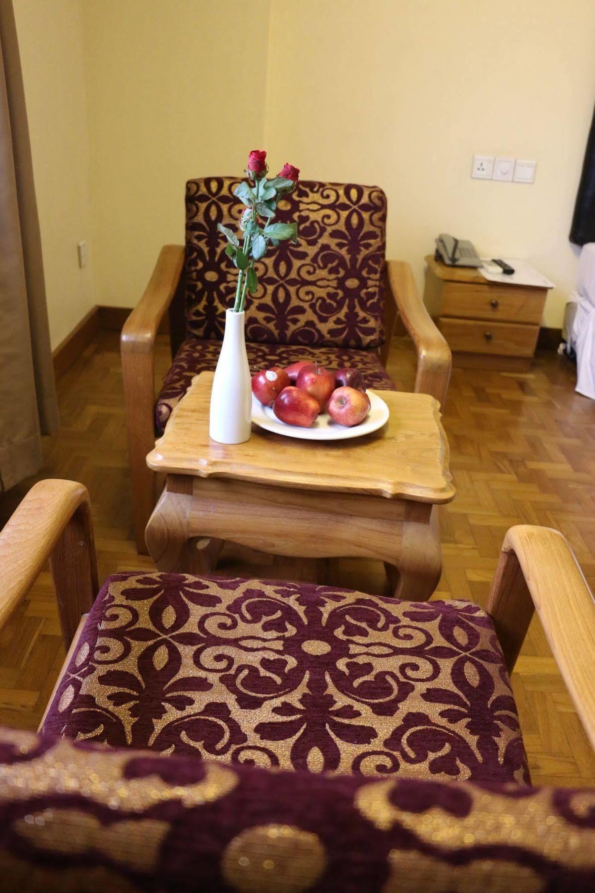 Queen'S Park Hotel Yangon Ngoại thất bức ảnh
