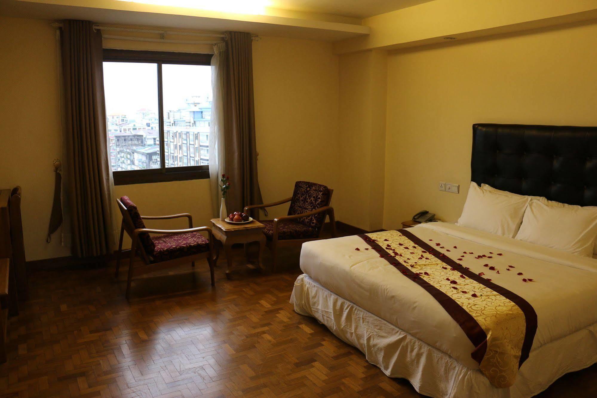 Queen'S Park Hotel Yangon Ngoại thất bức ảnh